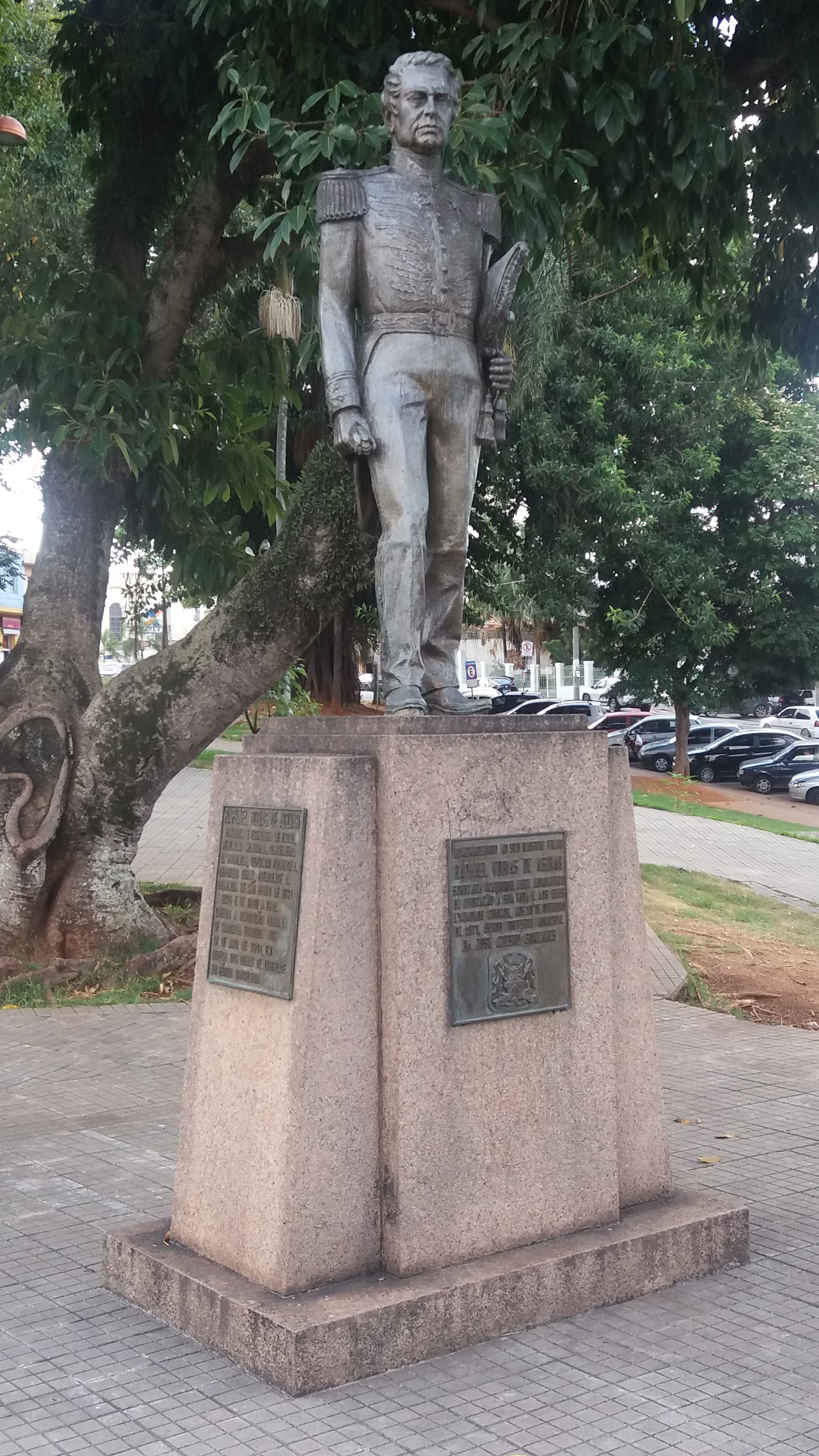 Monumento a Rafael Tobias de Aguiar